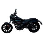 Fotografía de la motocicleta Empire Keeway Superlight, destacando su diseño clásico con detalles cromados y líneas estilizadas. Una opción perfecta para quienes valoran la estética y el rendimiento en sus viajes.