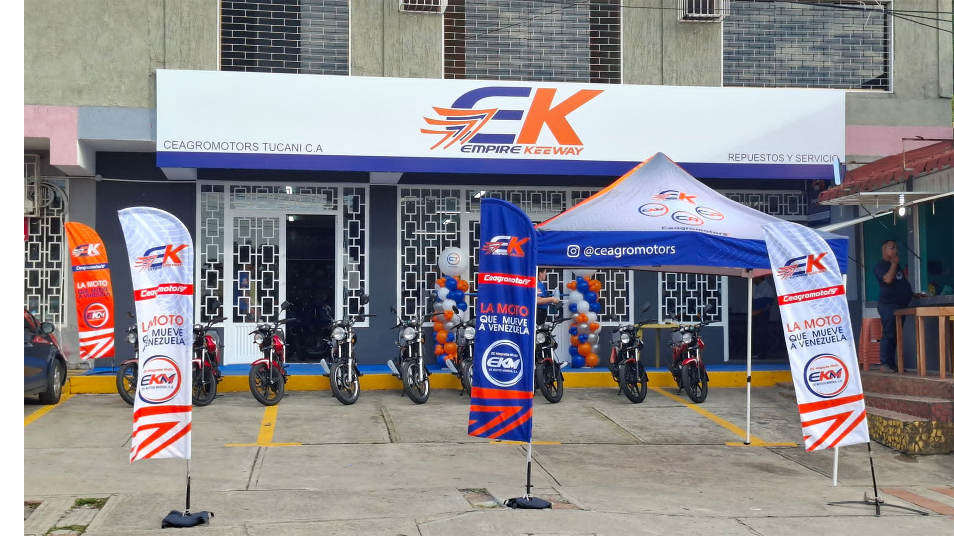 EK inaugura concesionario en Tucaní
