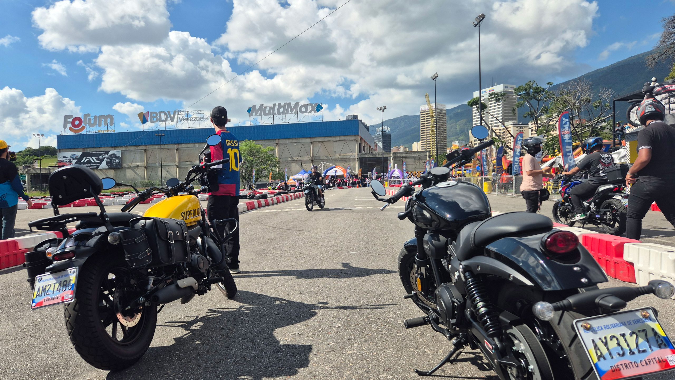 Más de 3000 apasionados de las motos participaron en el segundo EK Day
