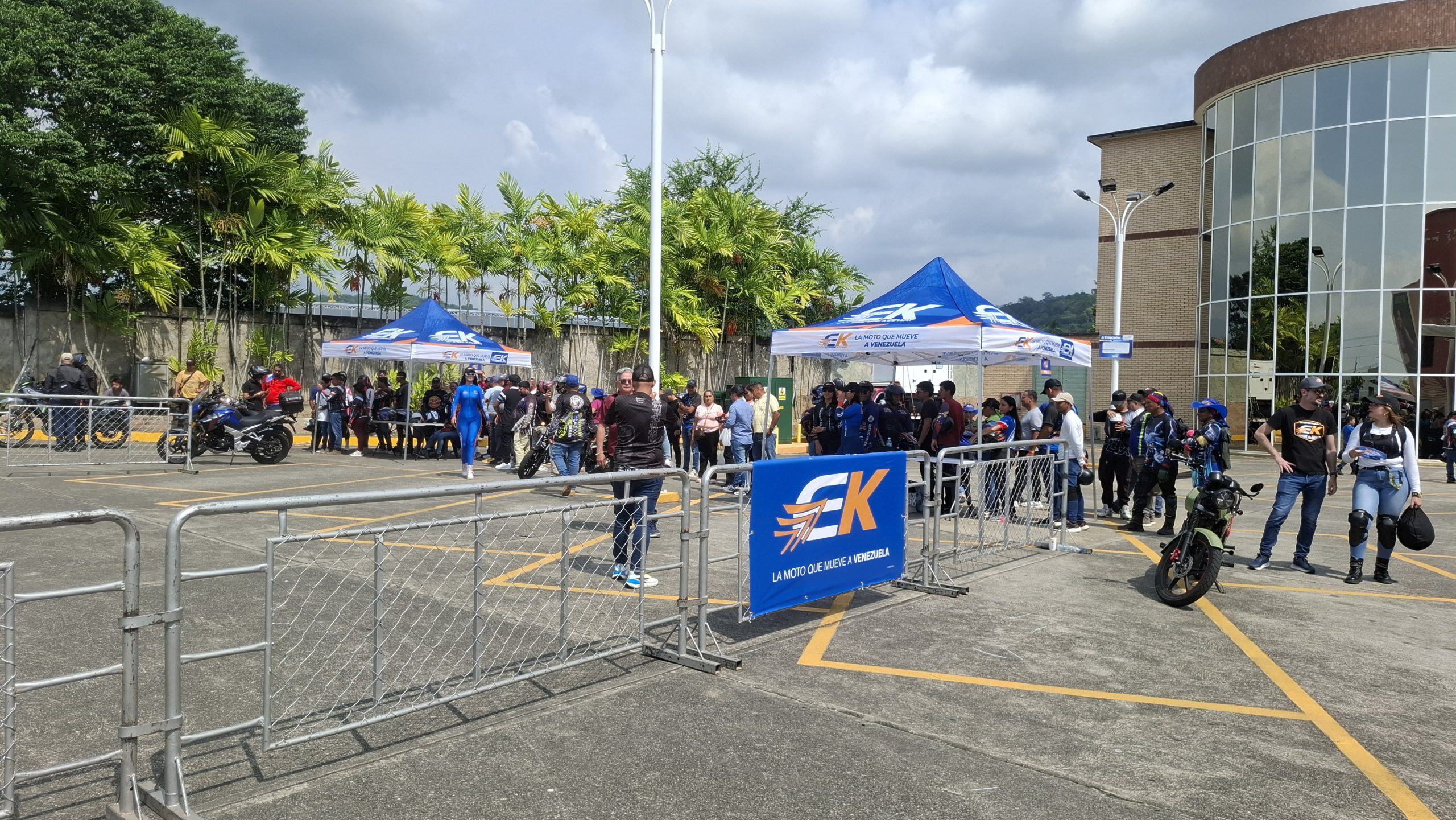 Más de 500 apasionados de las motos participaron en el EK Day El Vigía