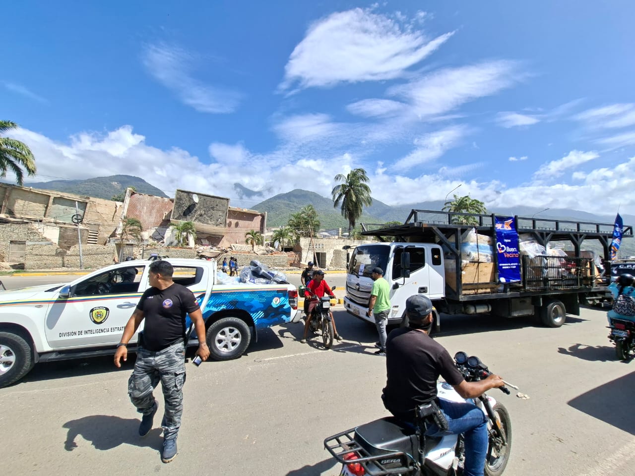 EK dona ayuda, acopia en concesionarios y hace mantenimiento gratis a motos