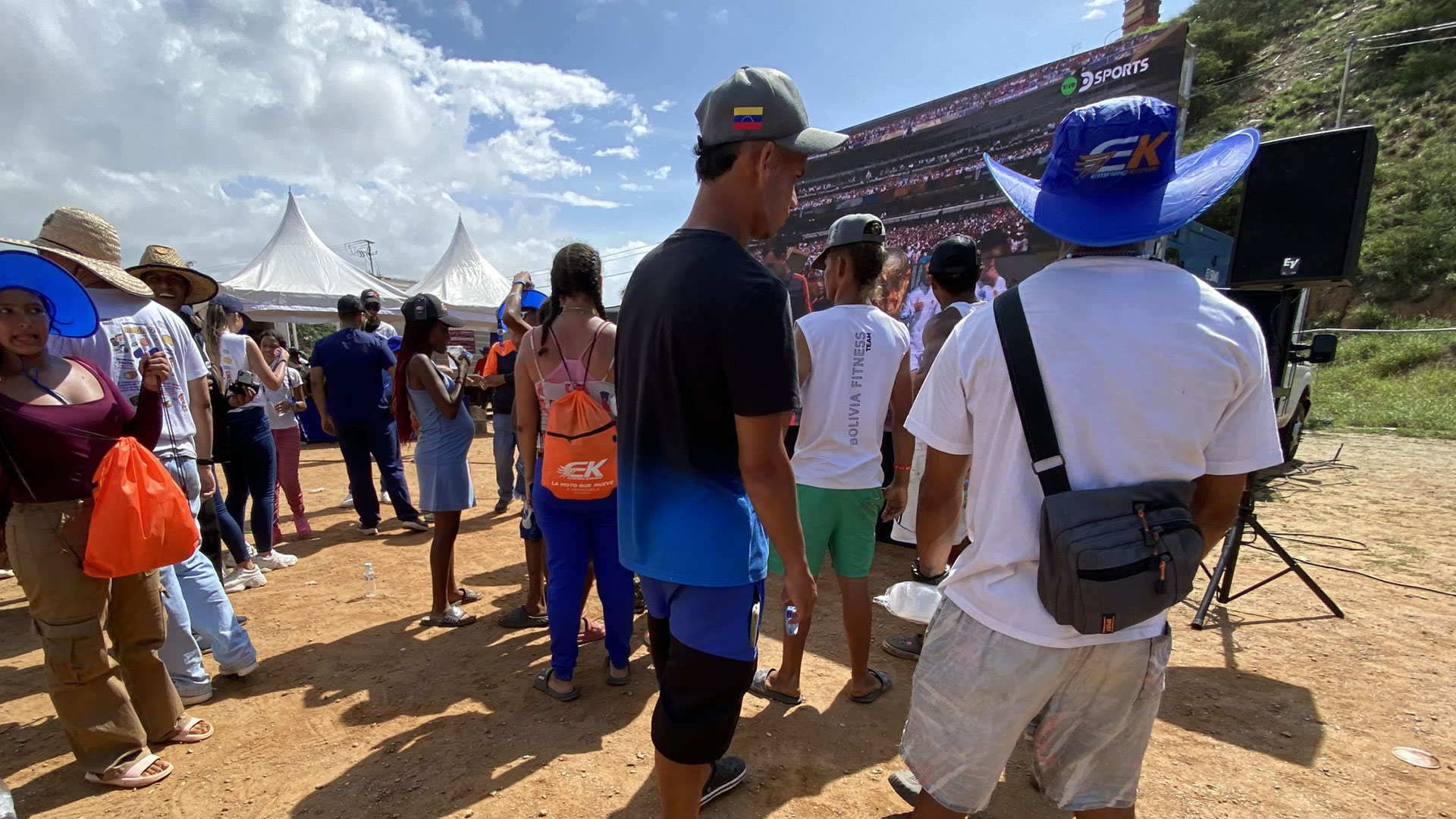 EK llevó sonrisas y fútbol a niños en Catia La Mar